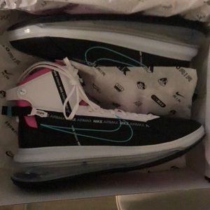 Air max 720 Saturn south beach edition